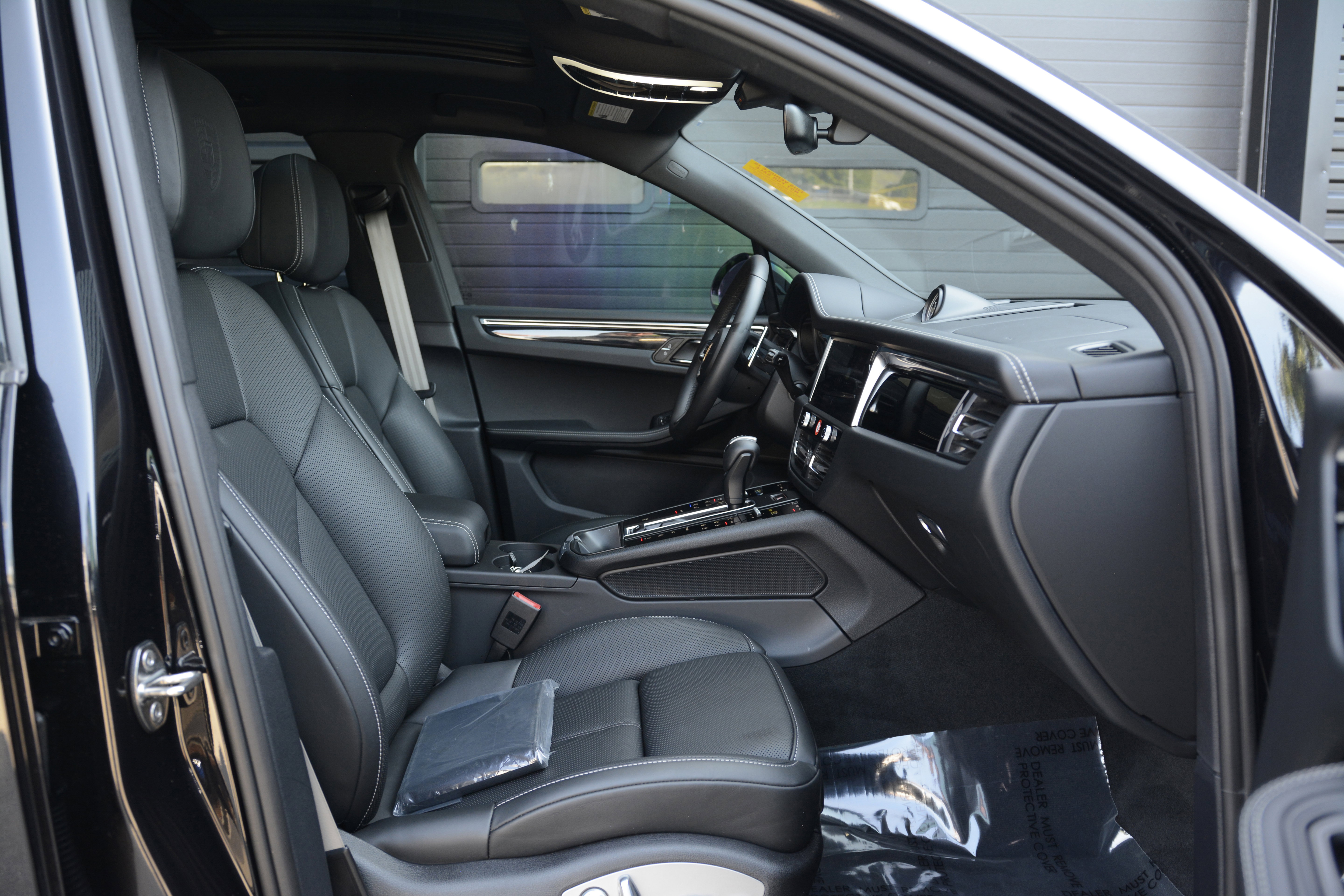 Certified 2026 Porsche Macan AWD/4WD image 26