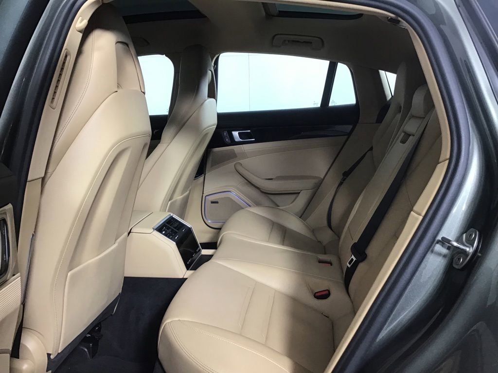 Certified 2022 Porsche Panamera 4 AWD/4WD image 28