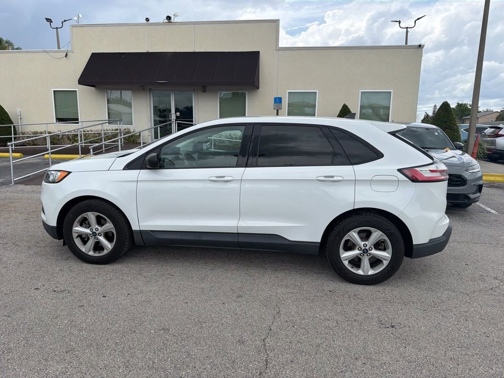 Used 2020 Ford Edge SE image 4