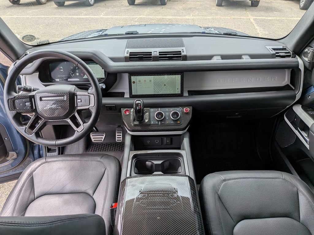 Used 2023 Land Rover Defender 90 S image 30