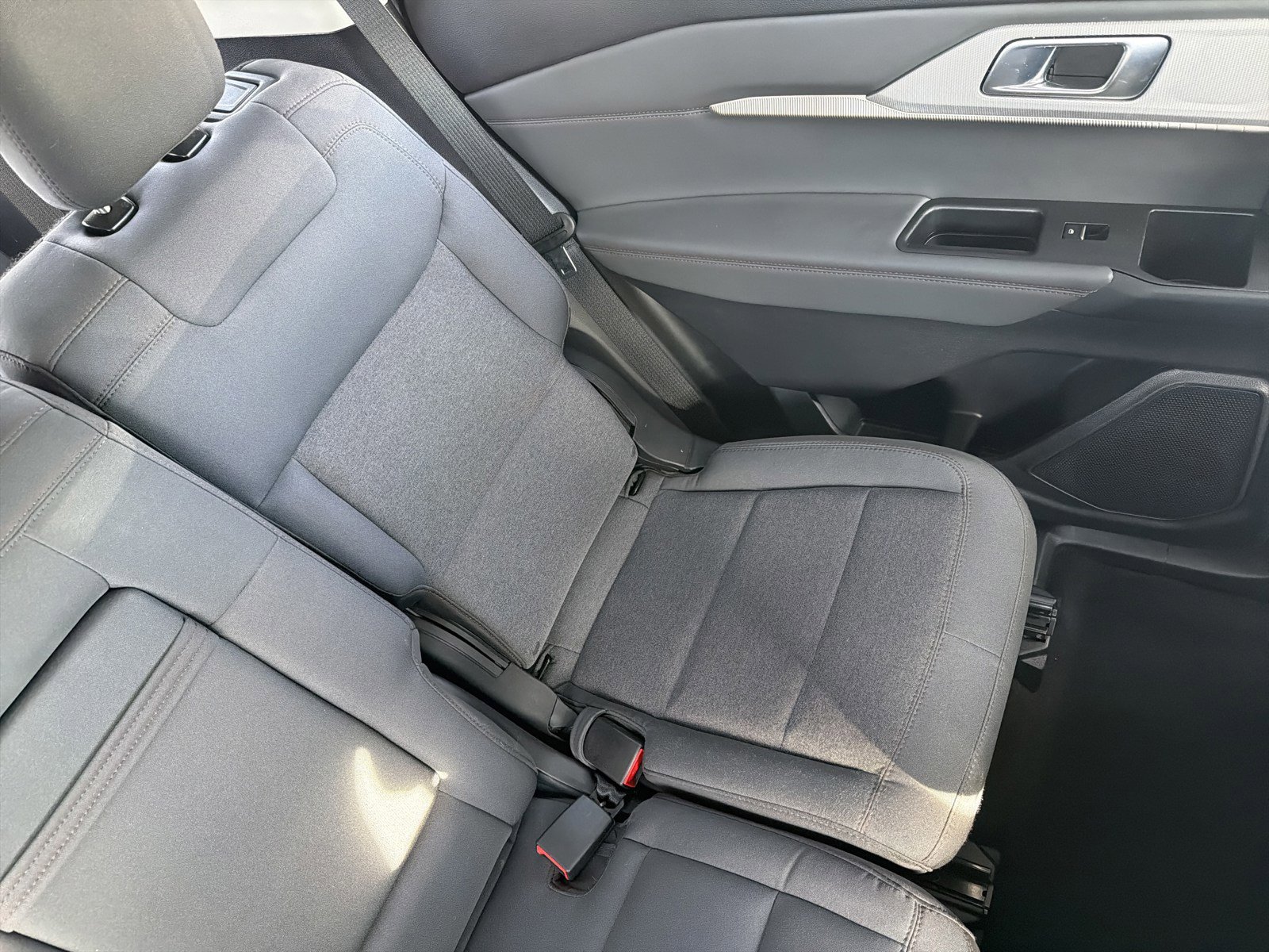 Used 2025 Ford Explorer Active image 14