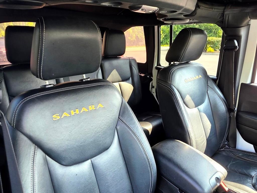 Used 2014 Jeep Wrangler Unlimited Sahara w/ Dual Top Group image 39