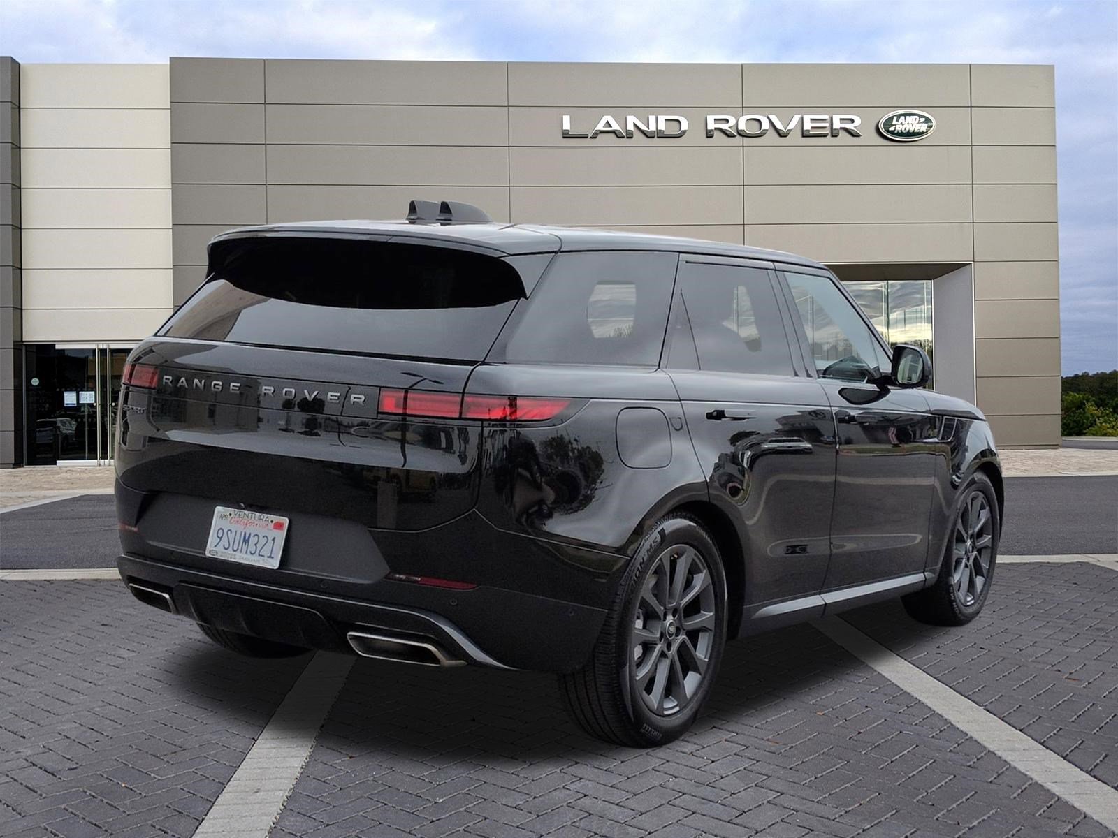 Certified 2025 Land Rover Range Rover Sport AWD/4WD image 5