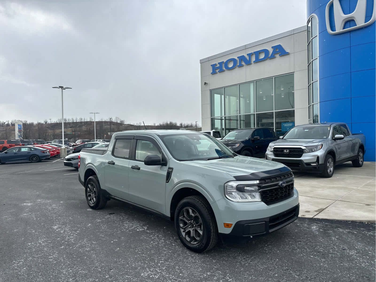 Used 2024 Ford Maverick XLT image 3