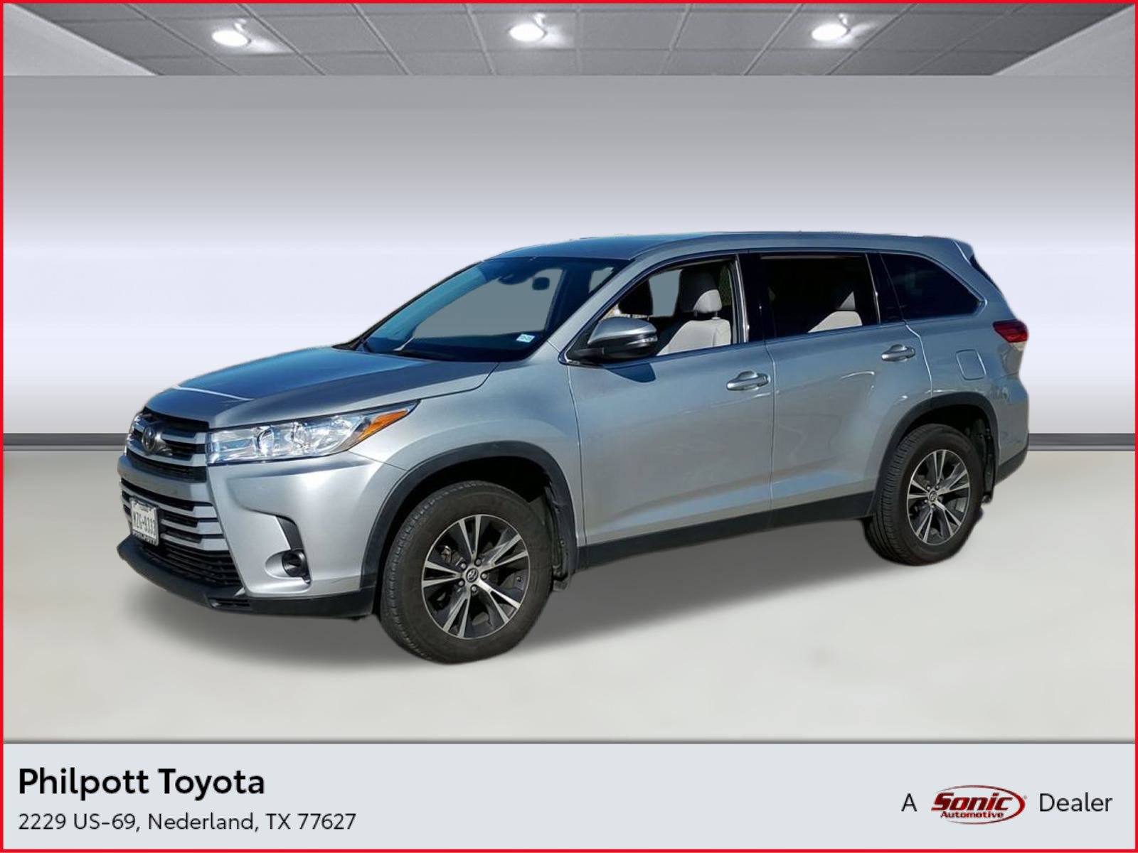 Used 2019 Toyota Highlander LE image 1