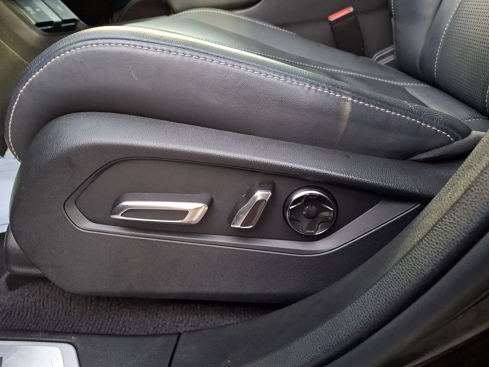 Used 2019 Acura RDX w/ Technology Package AWD/4WD image 15
