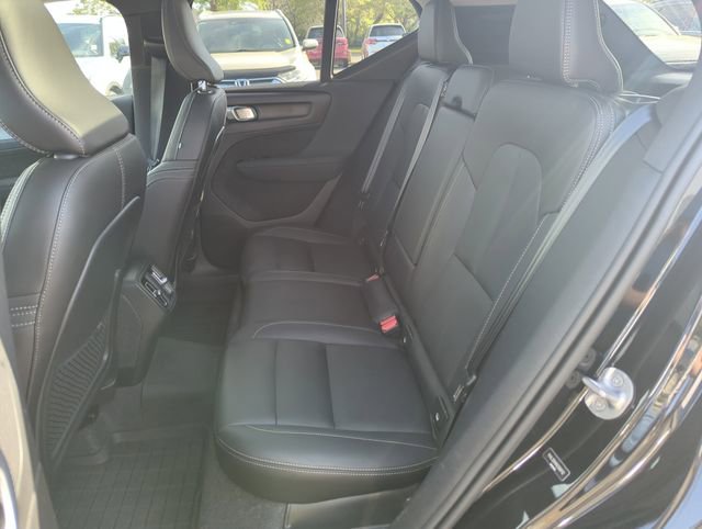 Used 2024 Volvo XC40 B5 Ultimate image 28