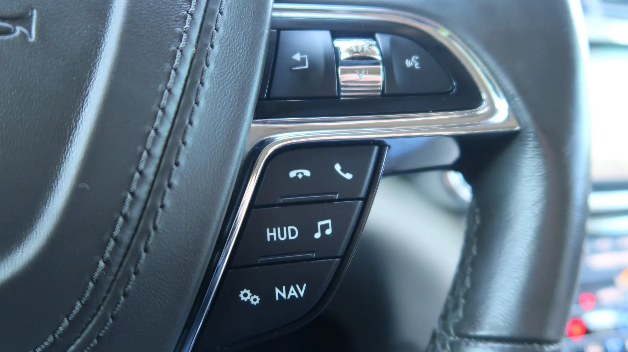 Used 2018 Lincoln Continental Reserve w/ Rear-seat Package FWD image 39
