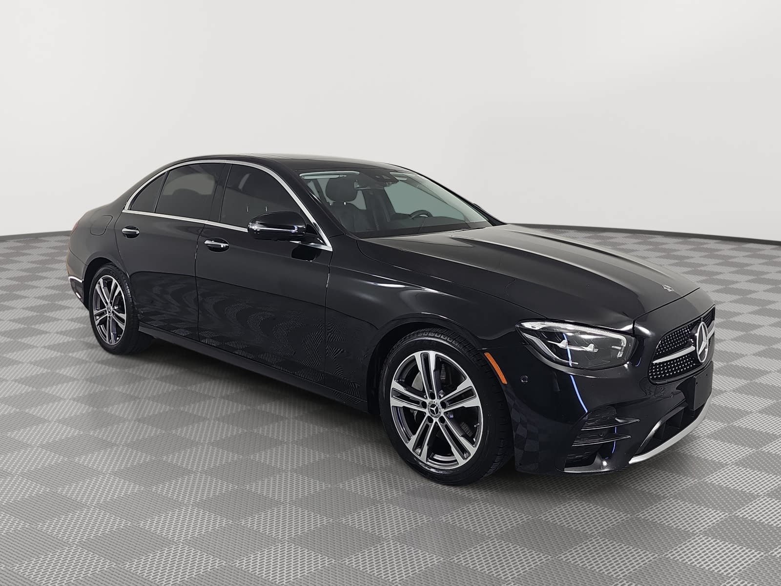 Used 2023 Mercedes-Benz E 350 Sedan image 2