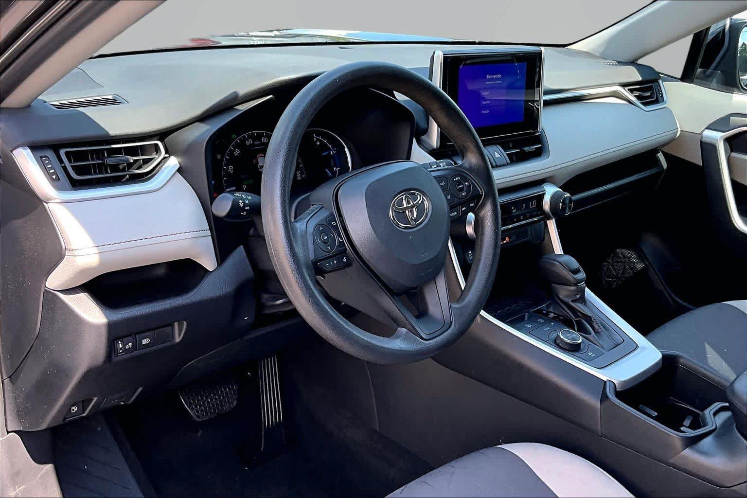 Certified 2024 Toyota RAV4 XLE AWD/4WD image 18