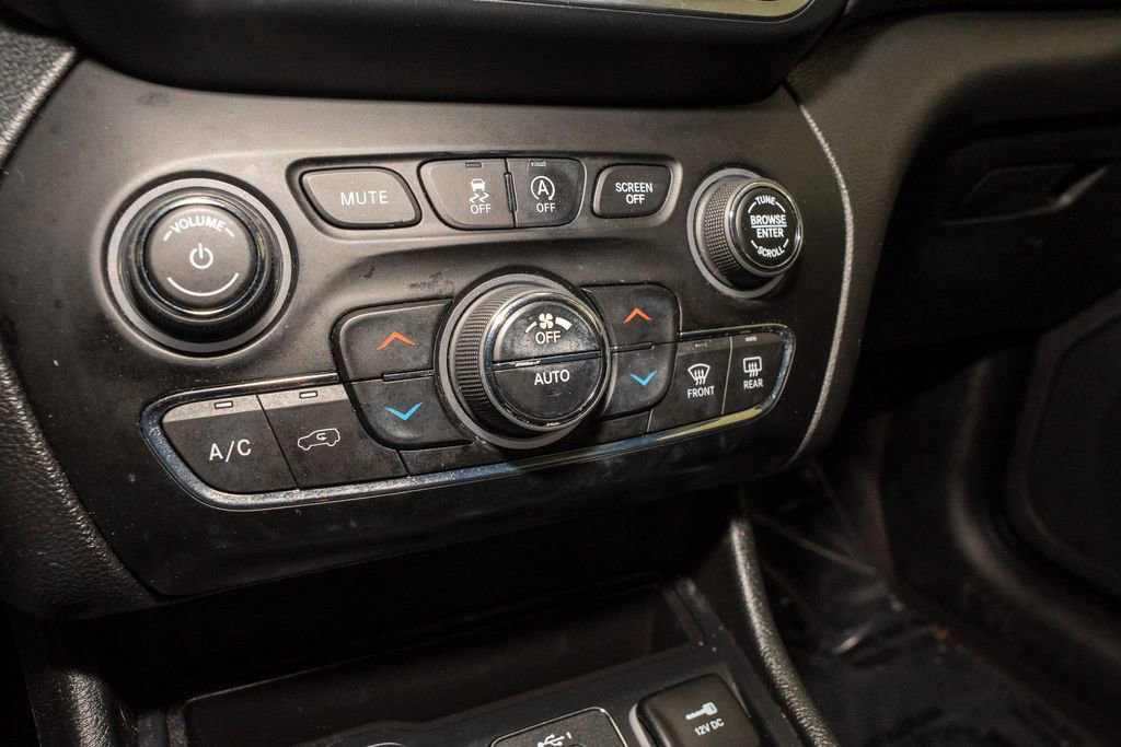 Used 2022 Jeep Cherokee Latitude Lux image 13