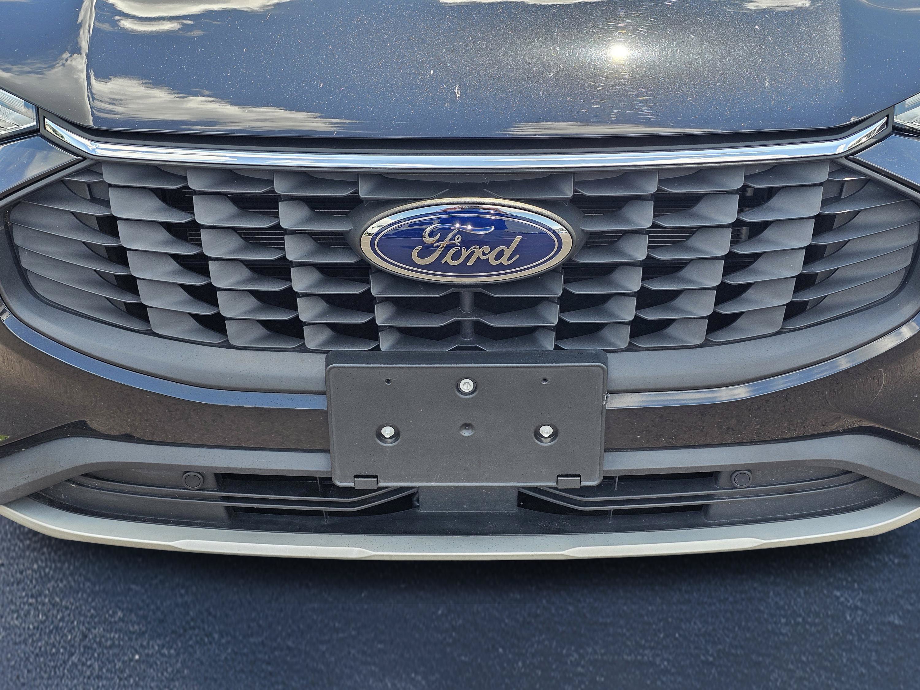 Used 2025 Ford Escape Active w/ Tech Pack #1 FWD image 3