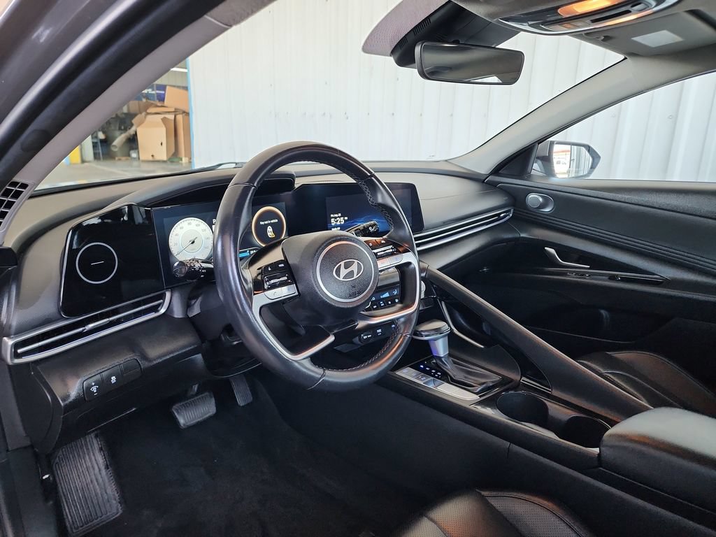 Used 2024 Hyundai Elantra Limited FWD image 15