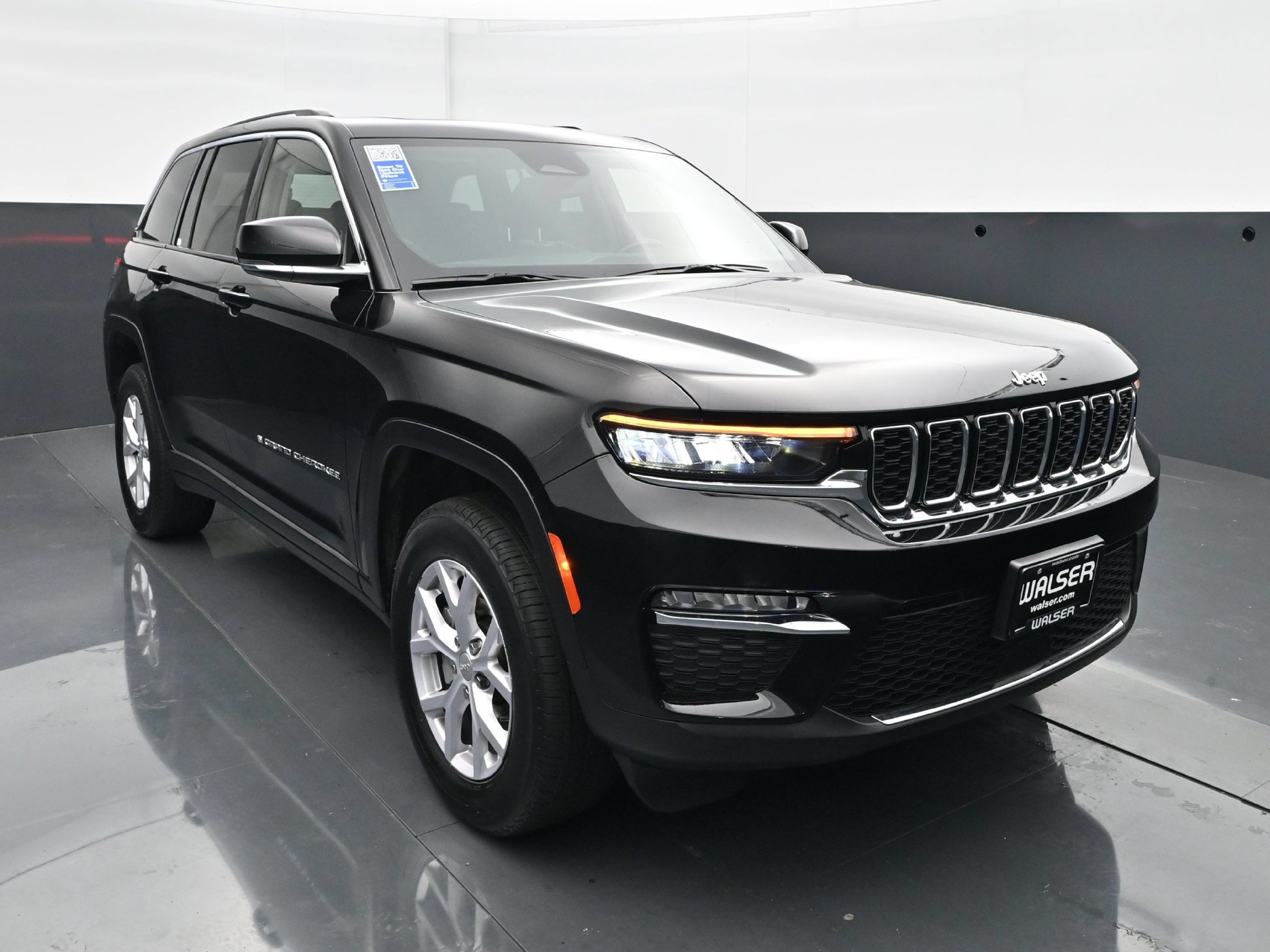 Used 2022 Jeep Grand Cherokee Limited AWD/4WD image 11
