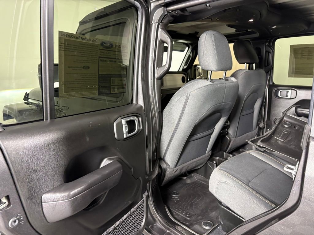 Used 2024 Jeep Gladiator Sport image 27
