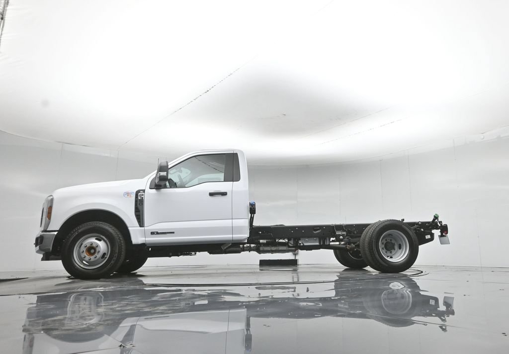 New 2026 Ford F350 XL w/ XL Chrome Package RWD image 7