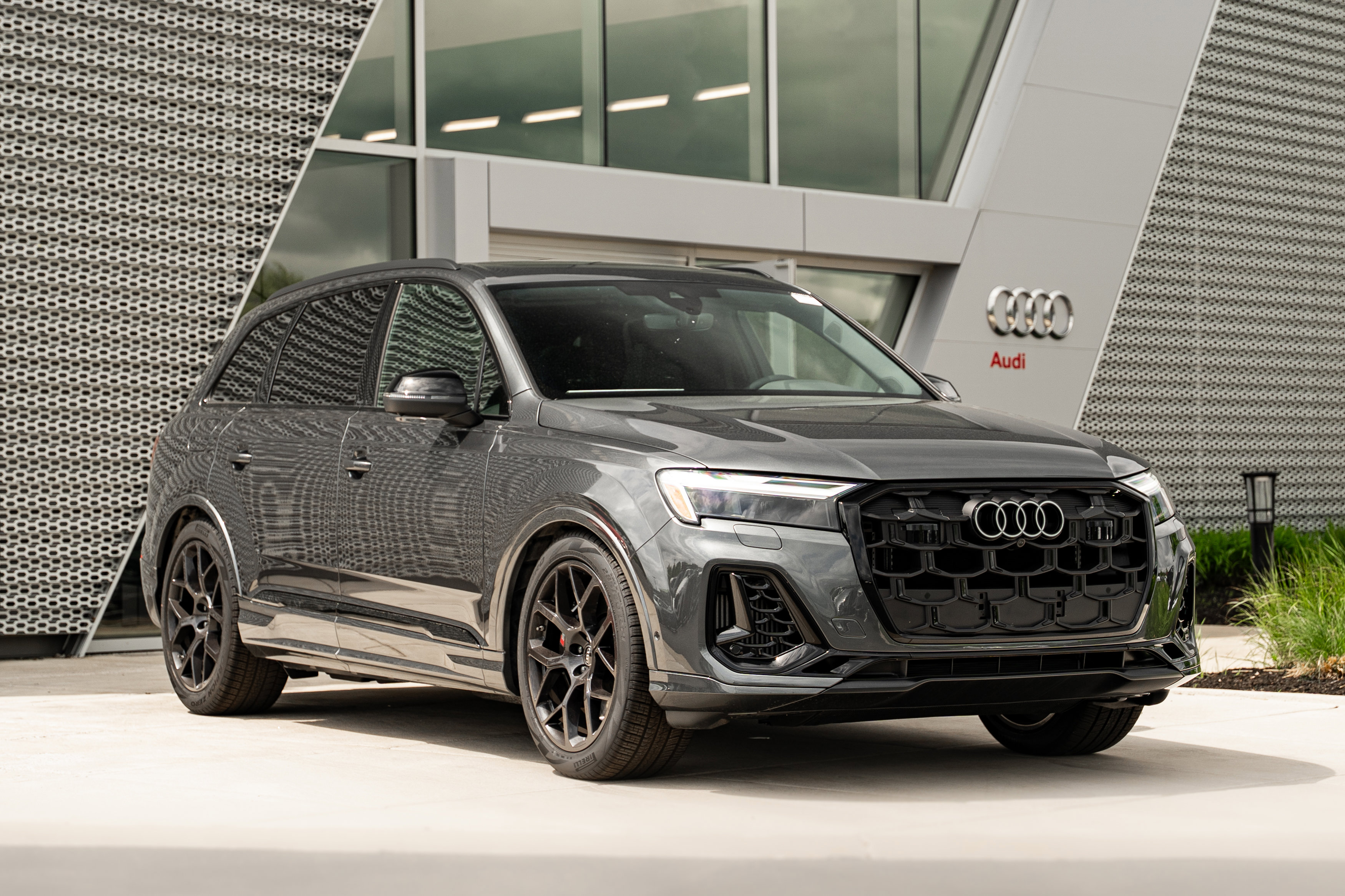 New 2026 Audi SQ7 Premium Plus