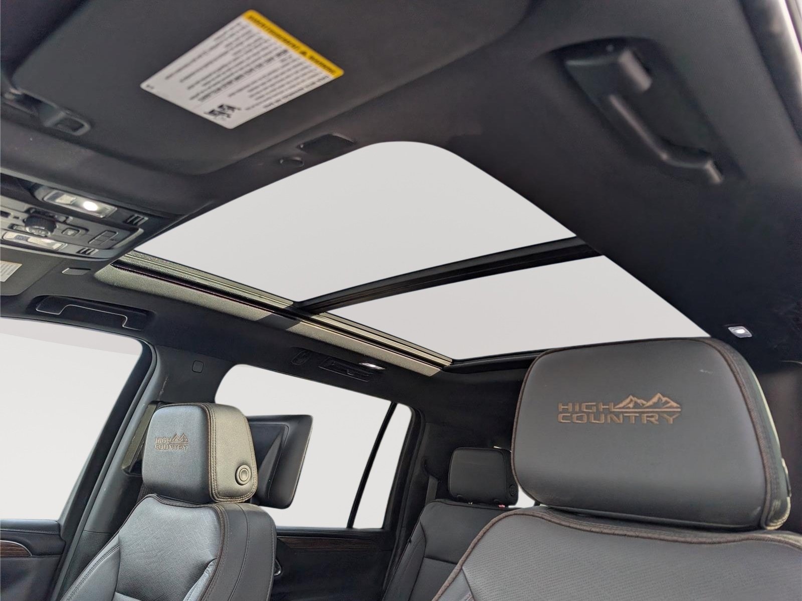 Used 2023 Chevrolet Suburban High Country w/ Advanced Technology Package AWD/4WD image 35