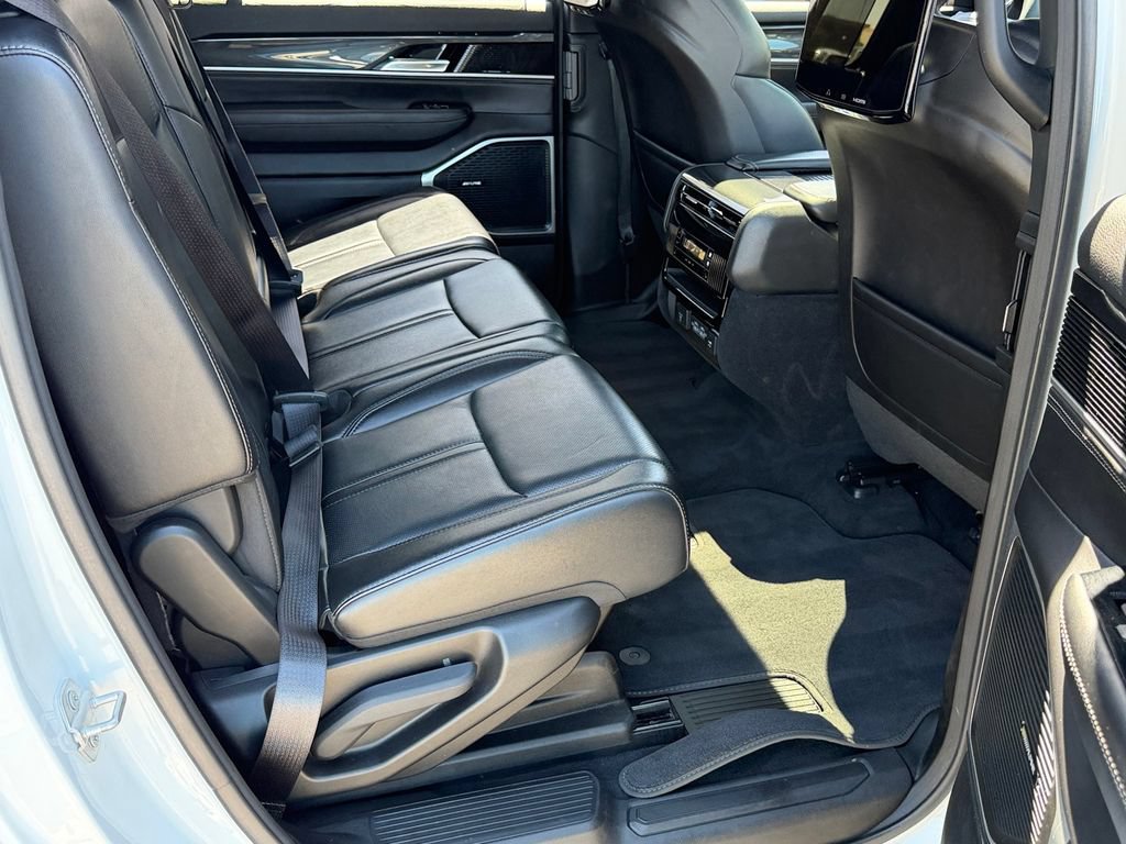 Used 2023 Jeep Wagoneer 2WD w/ Premium Group I image 24