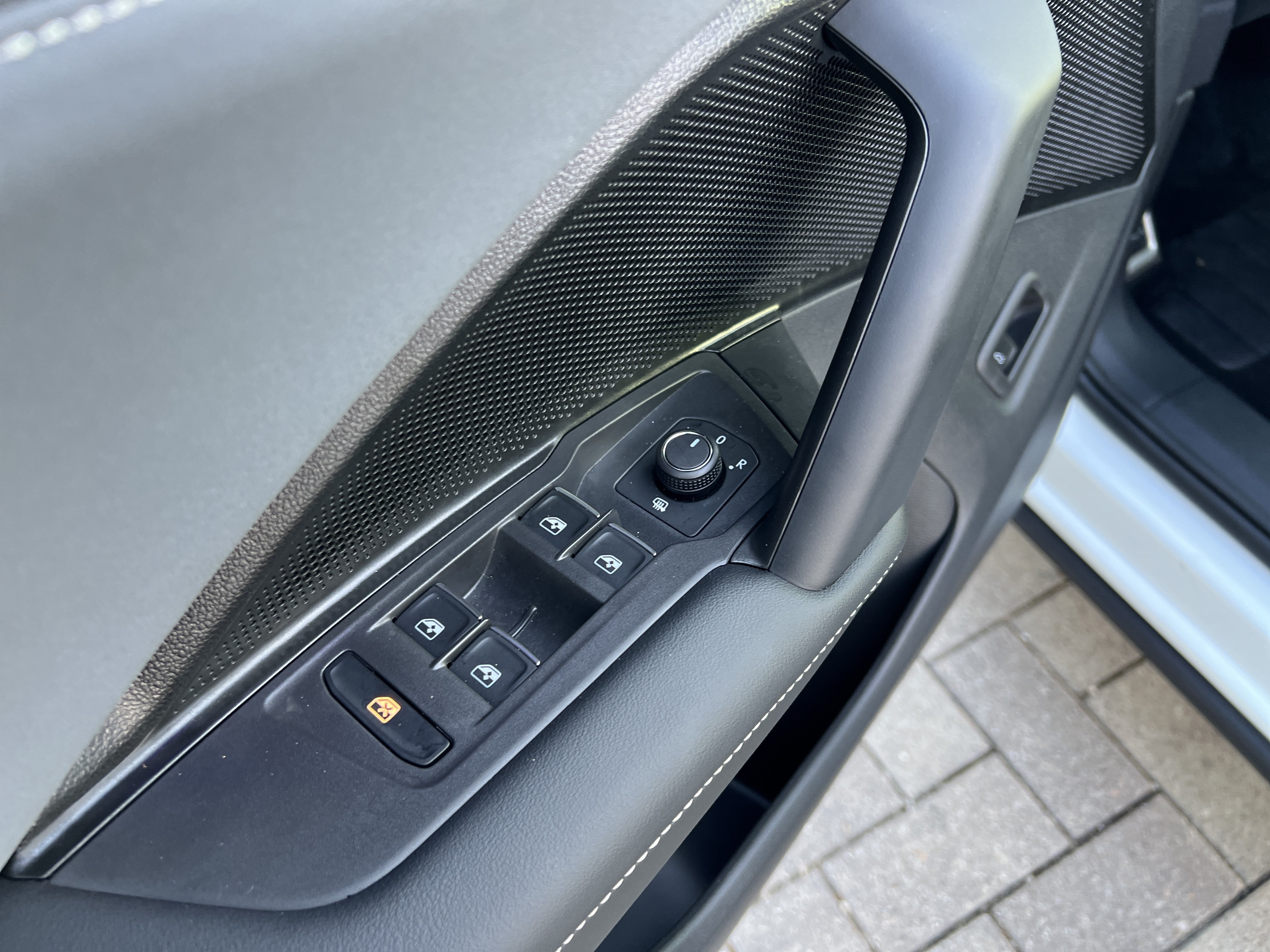Certified 2026 Volkswagen Tiguan SE R-Line FWD image 12