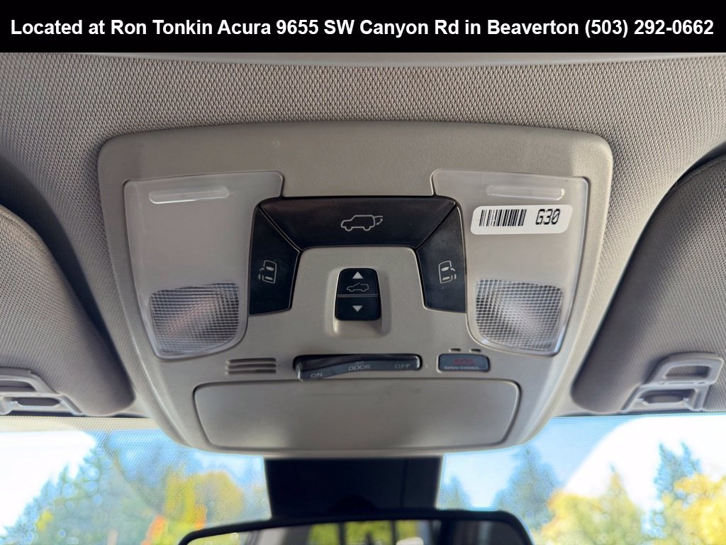 Used 2019 Toyota Sienna XLE w/ XLE Navigation Package FWD image 27