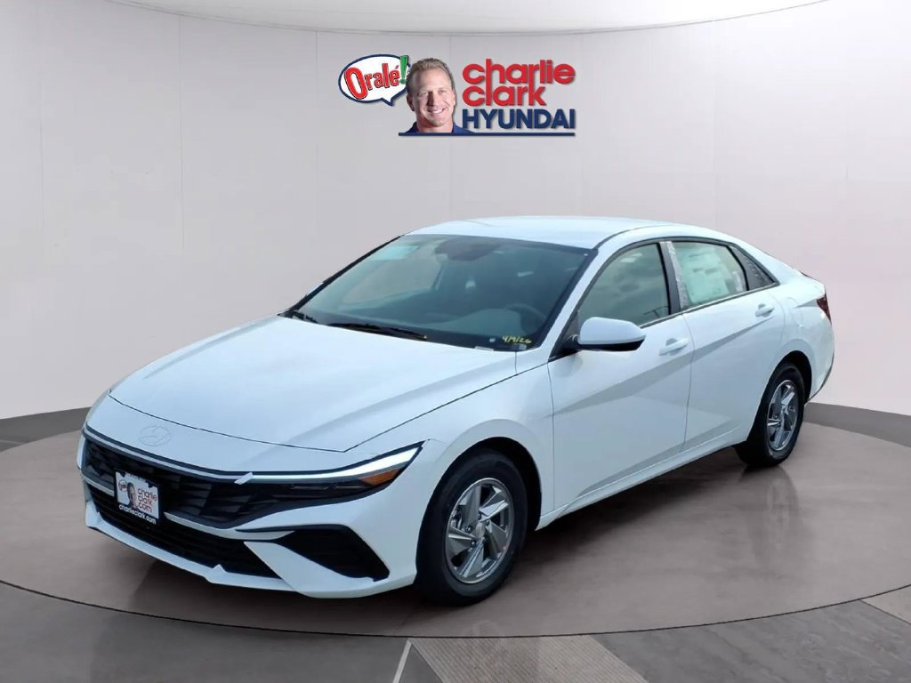 New 2026 Hyundai Elantra SE