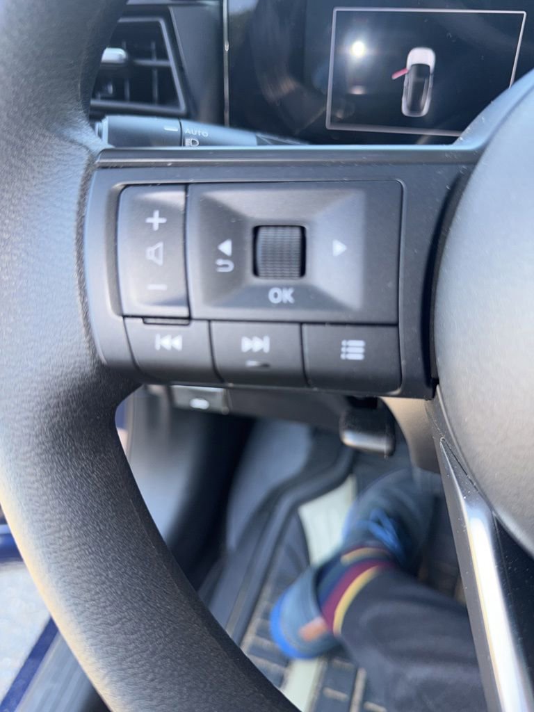Used 2026 Nissan Kicks SV FWD image 17
