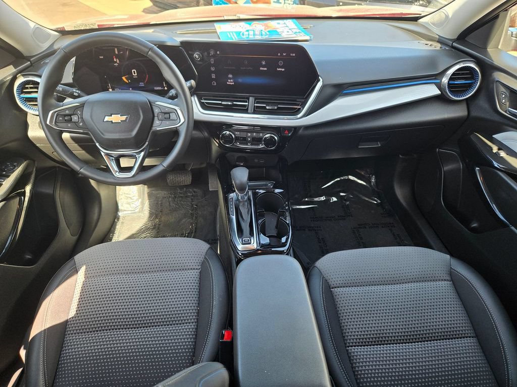 Used 2025 Chevrolet Trax LT w/ Driver Confidence Package FWD image 9