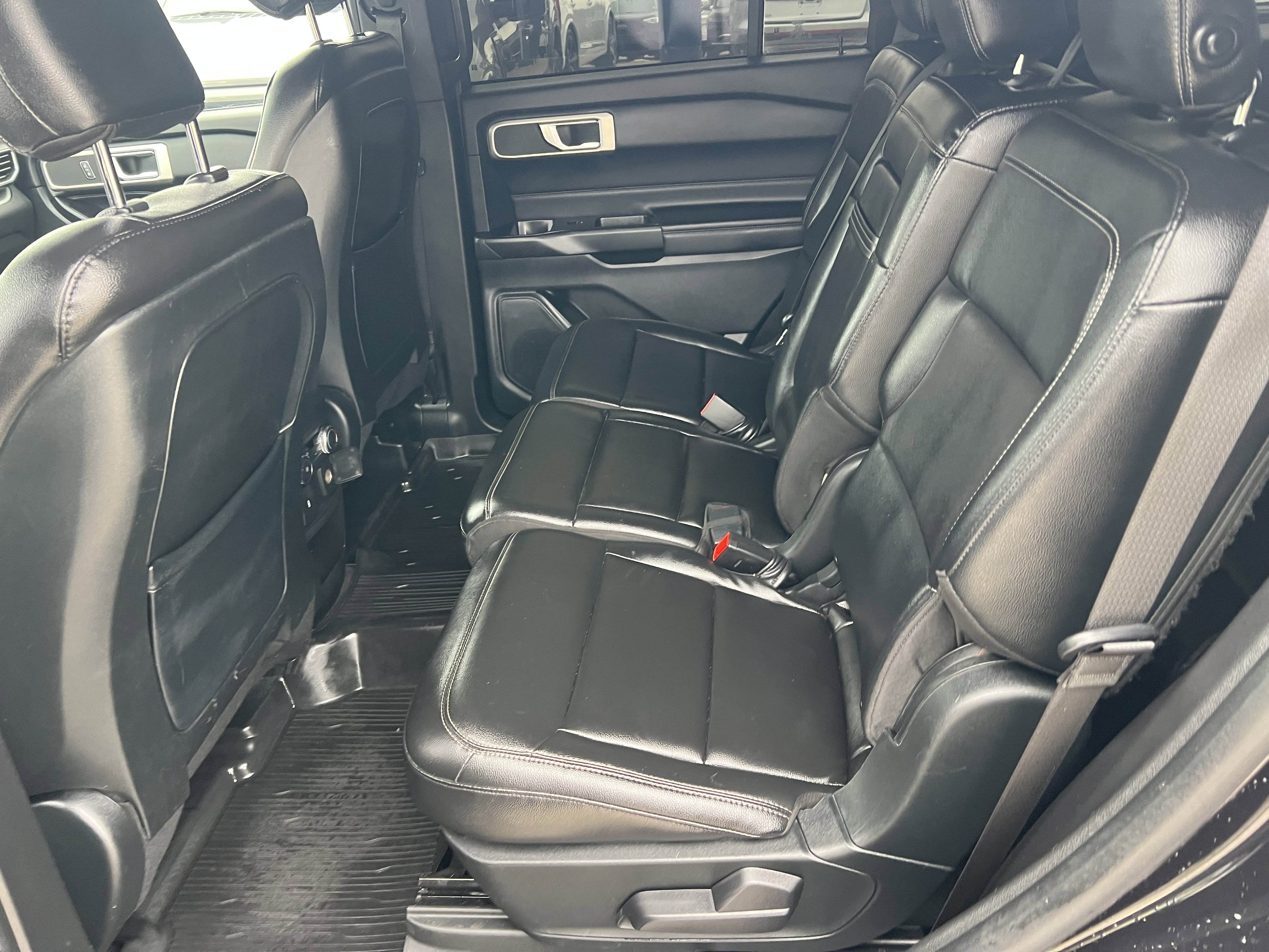 Used 2020 Ford Explorer XLT image 15