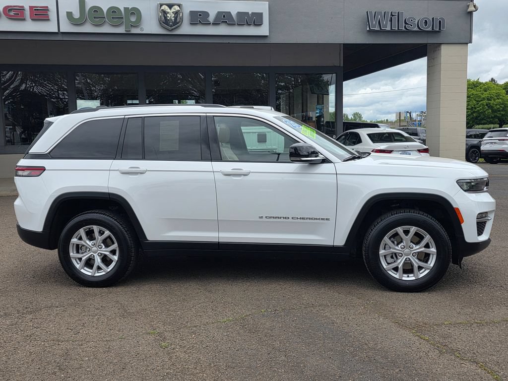 Used 2023 Jeep Grand Cherokee Limited AWD/4WD image 8