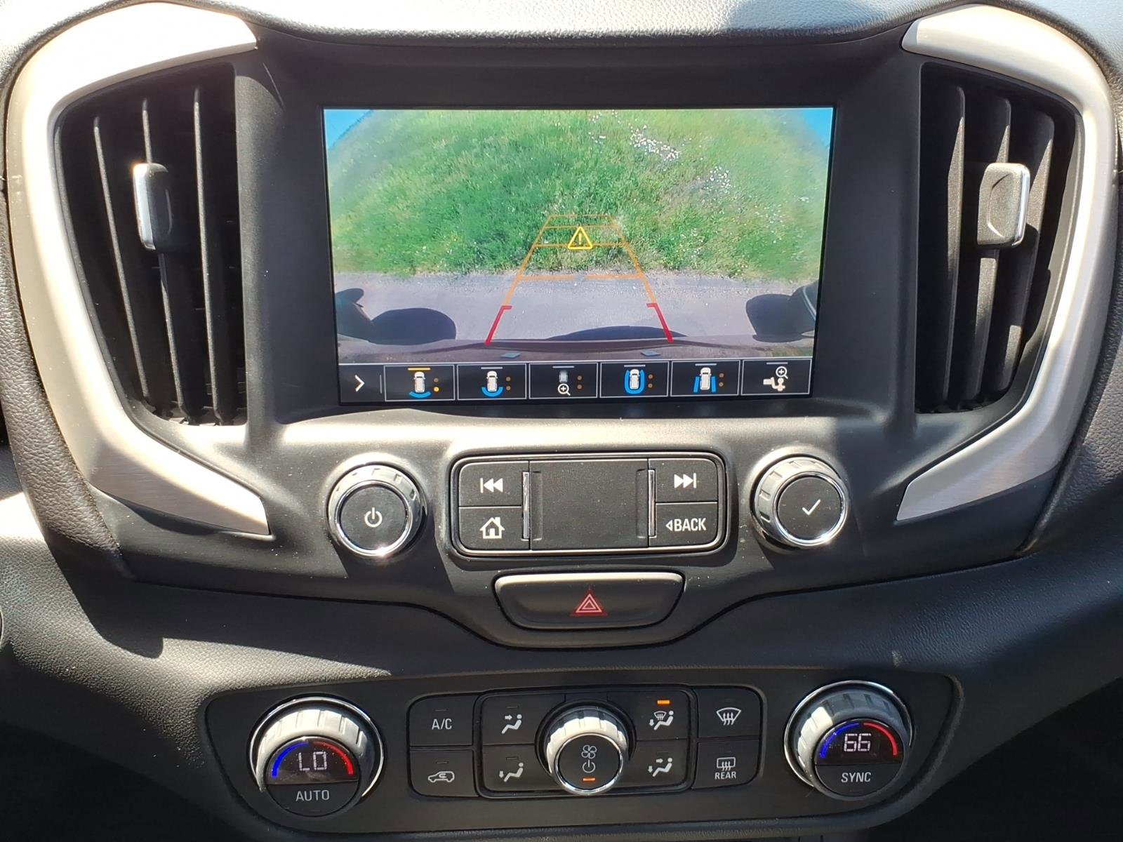 Used 2019 GMC Terrain Denali w/ Advanced Safety Package AWD/4WD image 17