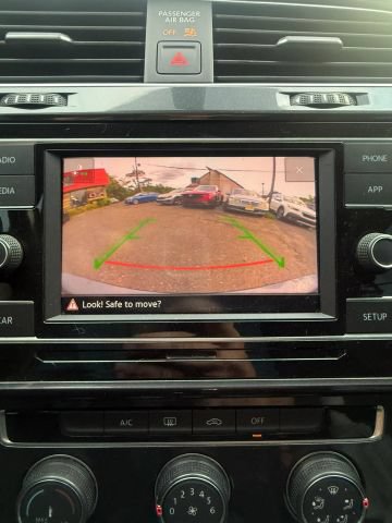 Used 2019 Volkswagen Golf SE FWD image 22