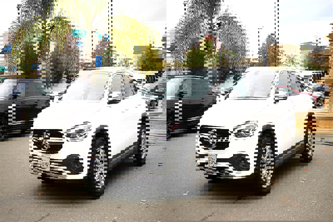 Used 2023 Mercedes-Benz GLA 250 4MATIC image 4