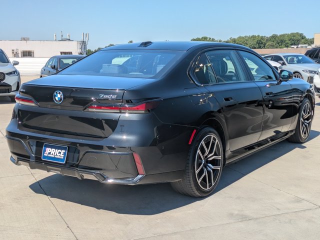 Used 2025 BMW 750e xDrive w/ Executive Package AWD/4WD image 5