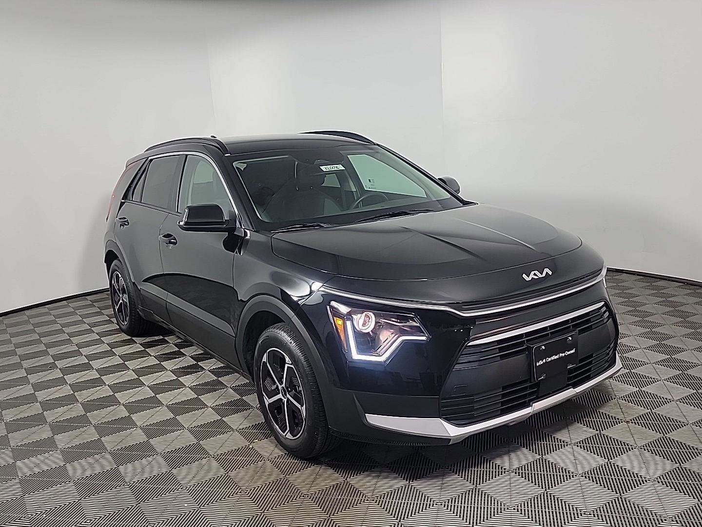 Used 2025 Kia Niro EX image 1
