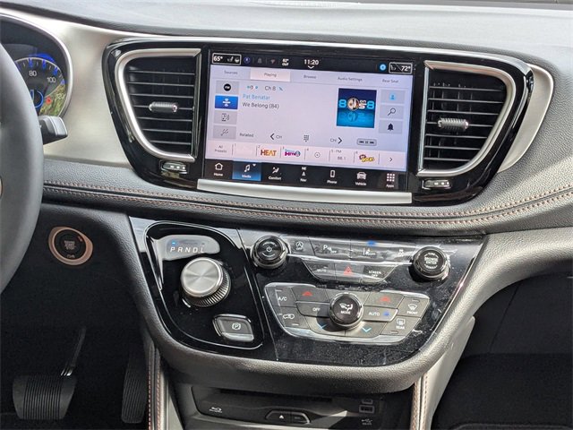 New 2026 Chrysler Pacifica Pinnacle image 17