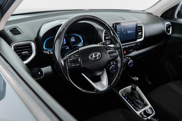 Used 2024 Hyundai Venue SEL FWD image 13