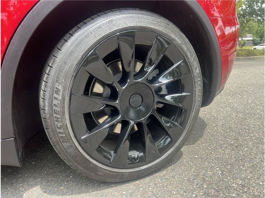 Used 2021 Tesla Model Y Long Range AWD/4WD image 9