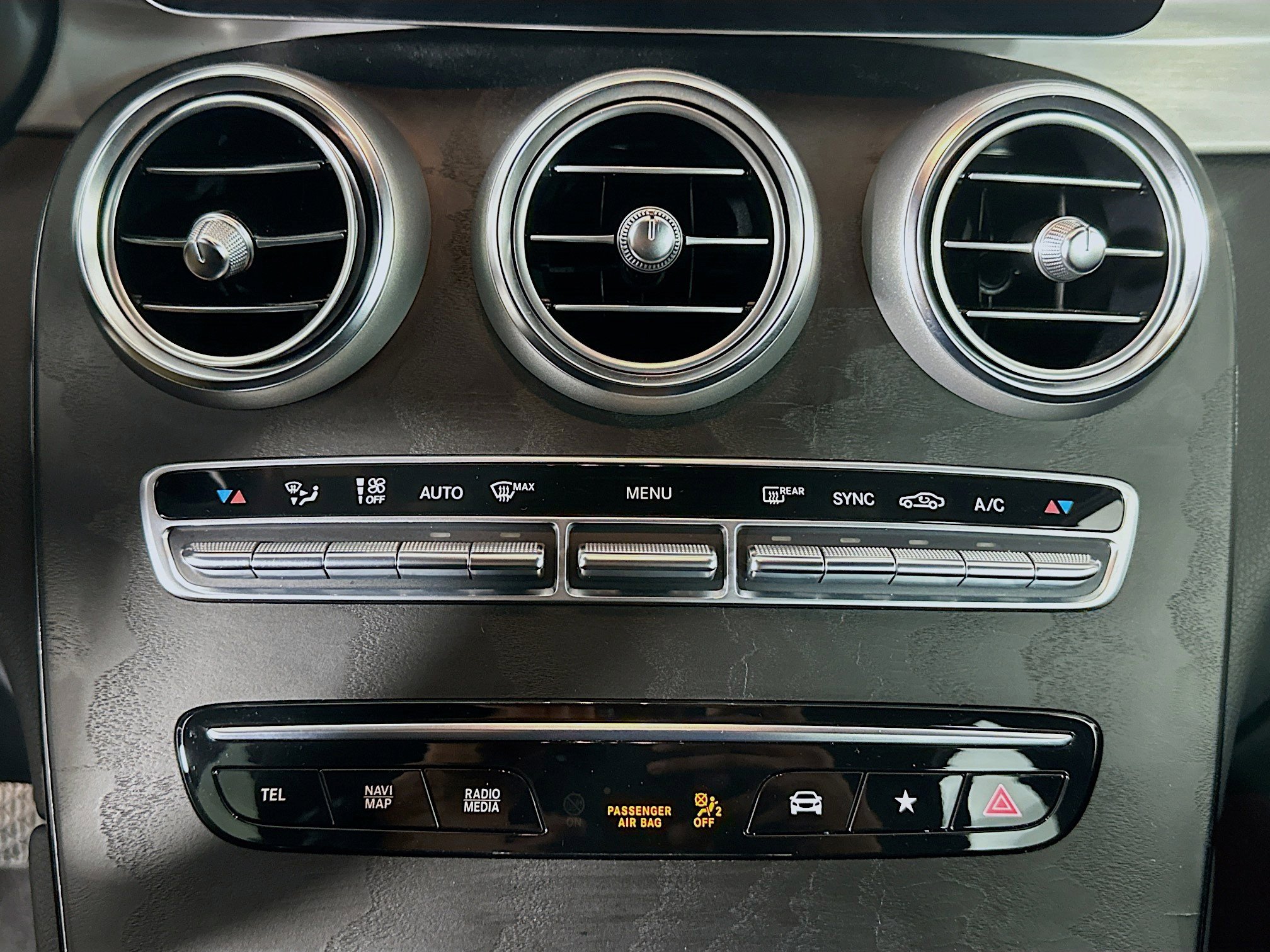 Used 2022 Mercedes-Benz GLC 300 4MATIC w/ Premium Package Lite image 23