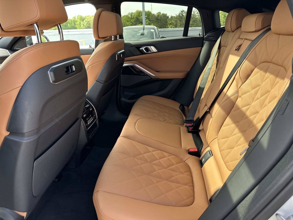 Used 2026 BMW X6 xDrive40i w/ Climate Comfort Package AWD/4WD image 28