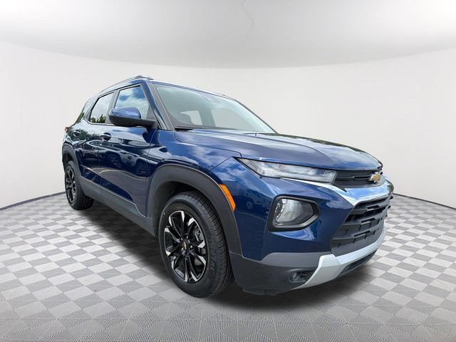 Used 2022 Chevrolet TrailBlazer LT w/ Convenience Package FWD image 3