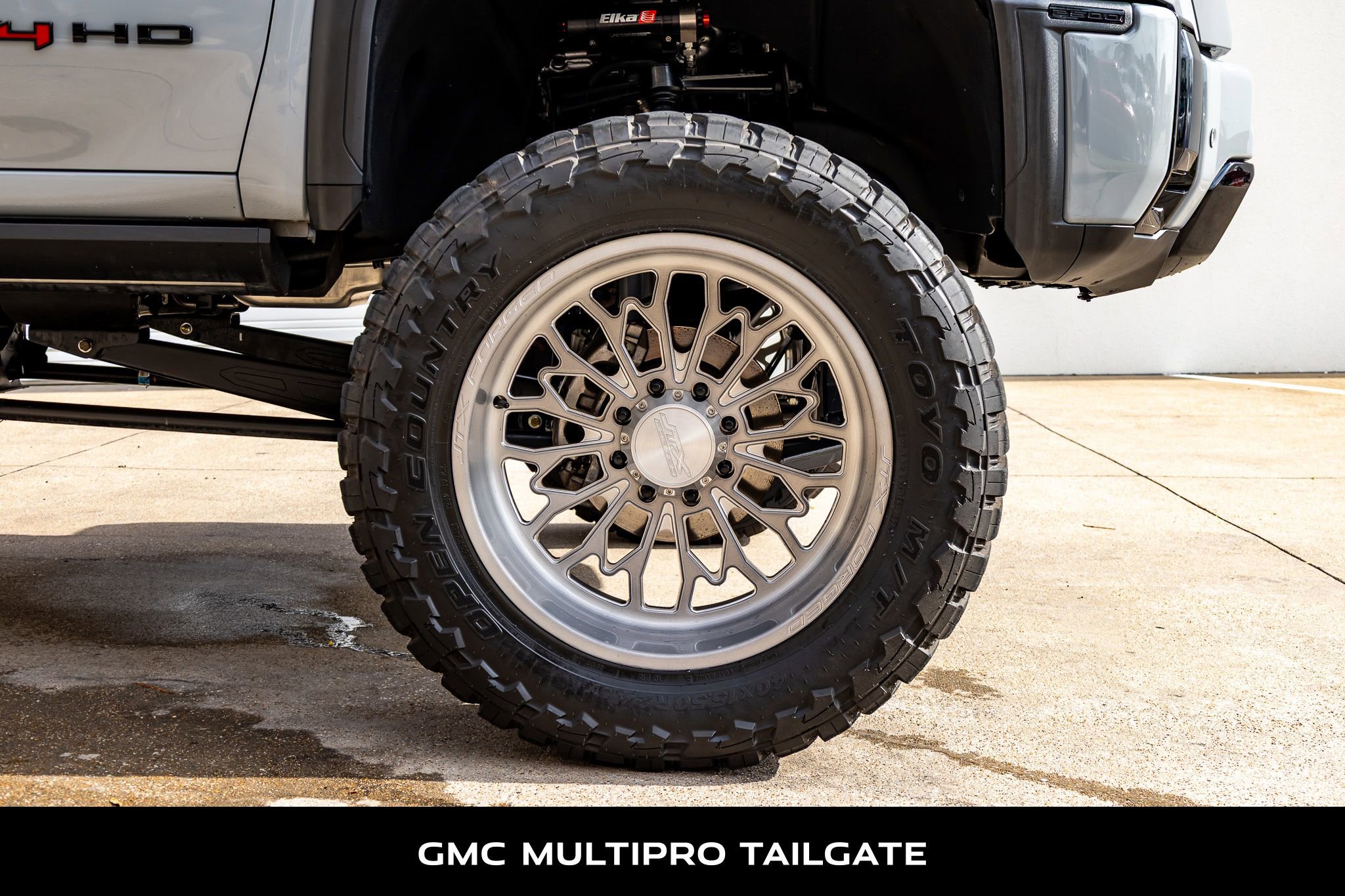 Used 2024 GMC Sierra 2500 AT4 w/ AT4 Premium Plus Package image 11