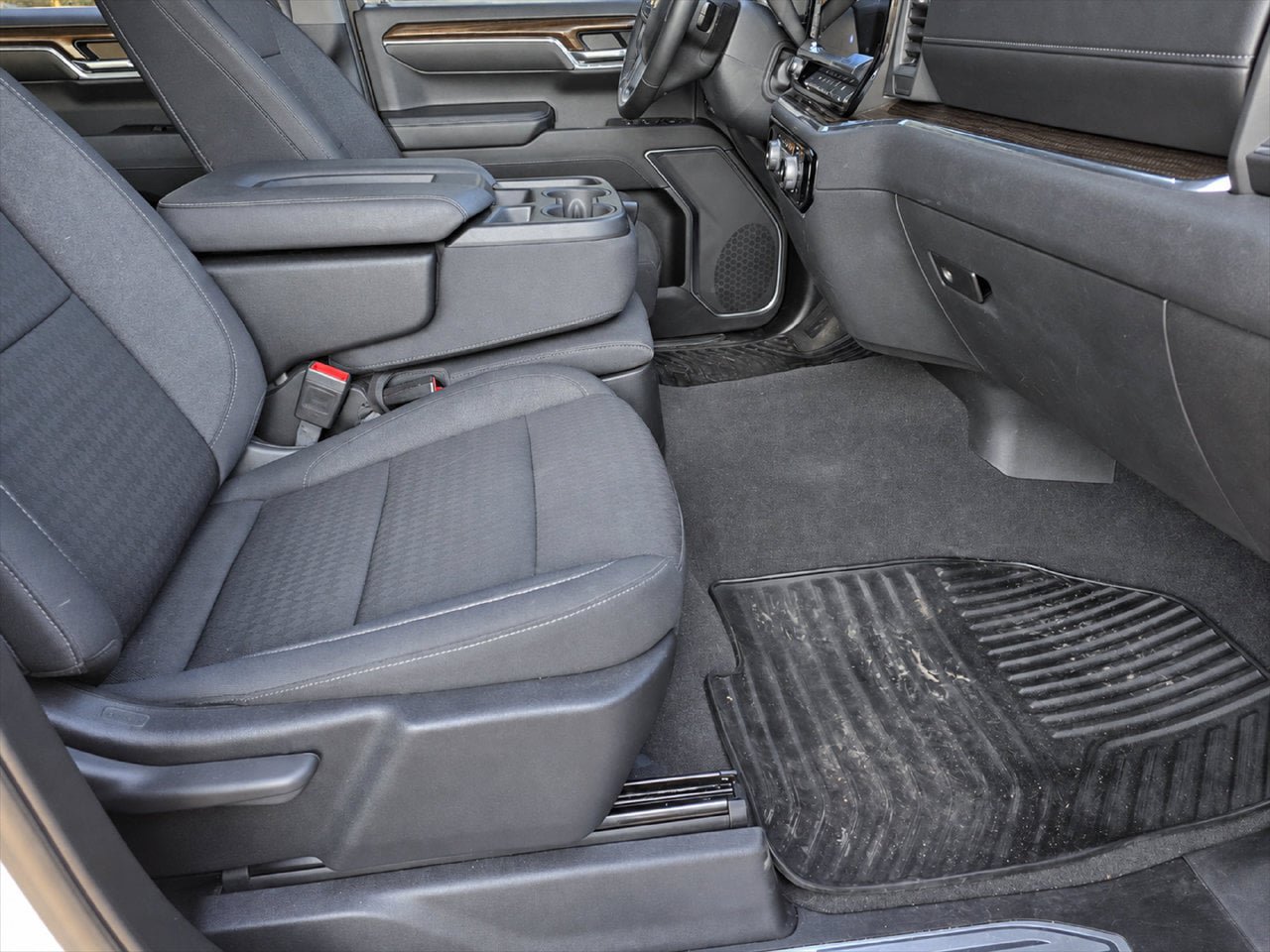 Certified 2024 Chevrolet Silverado 1500 LT AWD/4WD image 32
