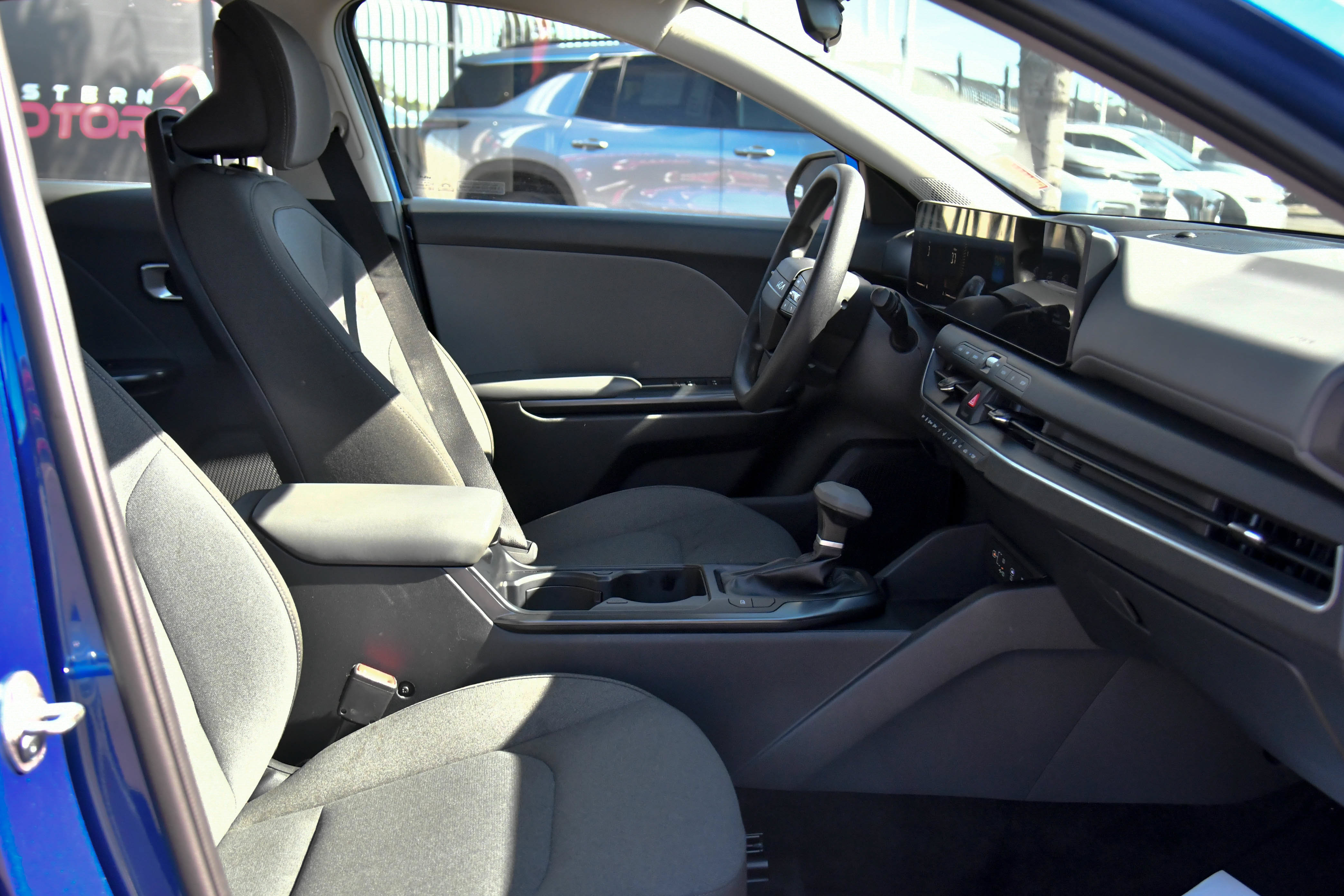 Used 2025 Kia K4 FWD image 44