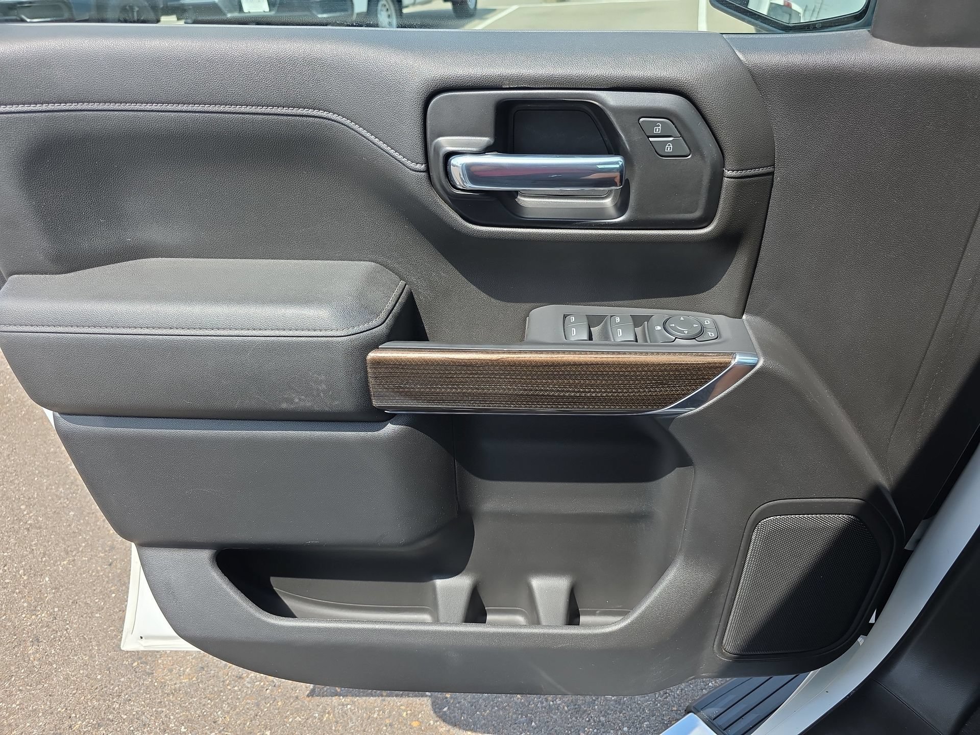 Used 2021 Chevrolet Silverado 1500 LT RWD image 17