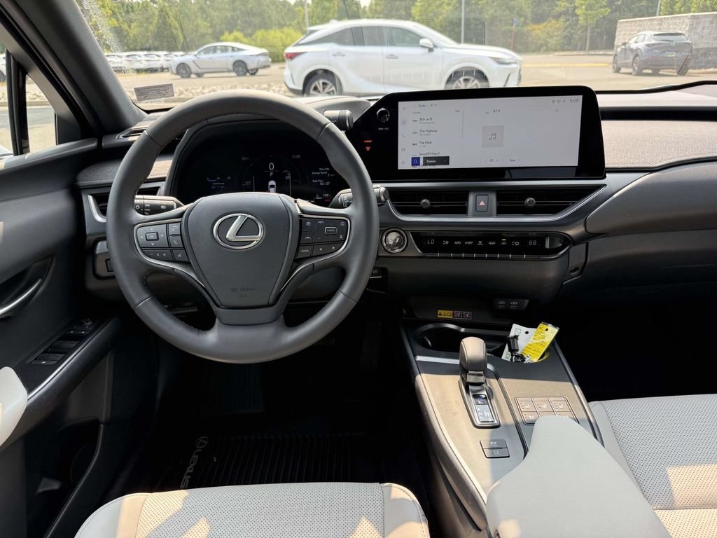 Used 2025 Lexus UX 300h AWD w/ Accessory Package (Z1) image 8