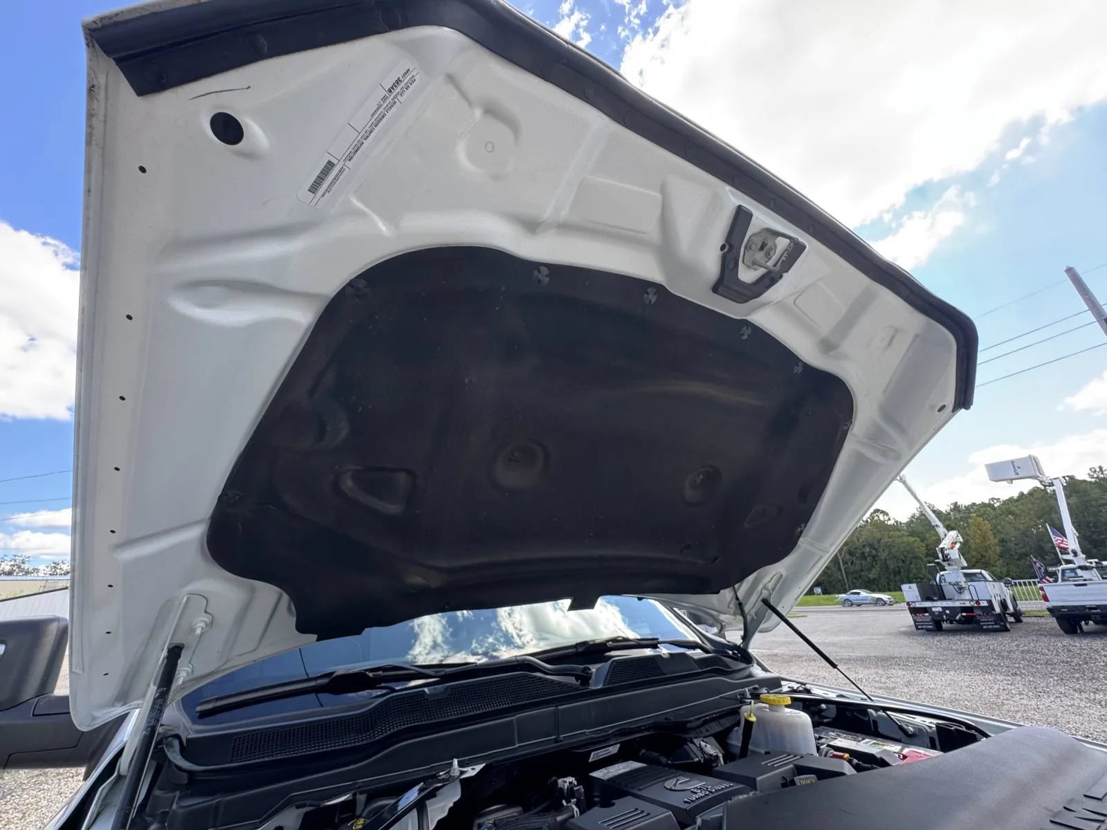 Used 2024 RAM 5500 Tradesman w/ Chrome Appearance Group AWD/4WD image 39