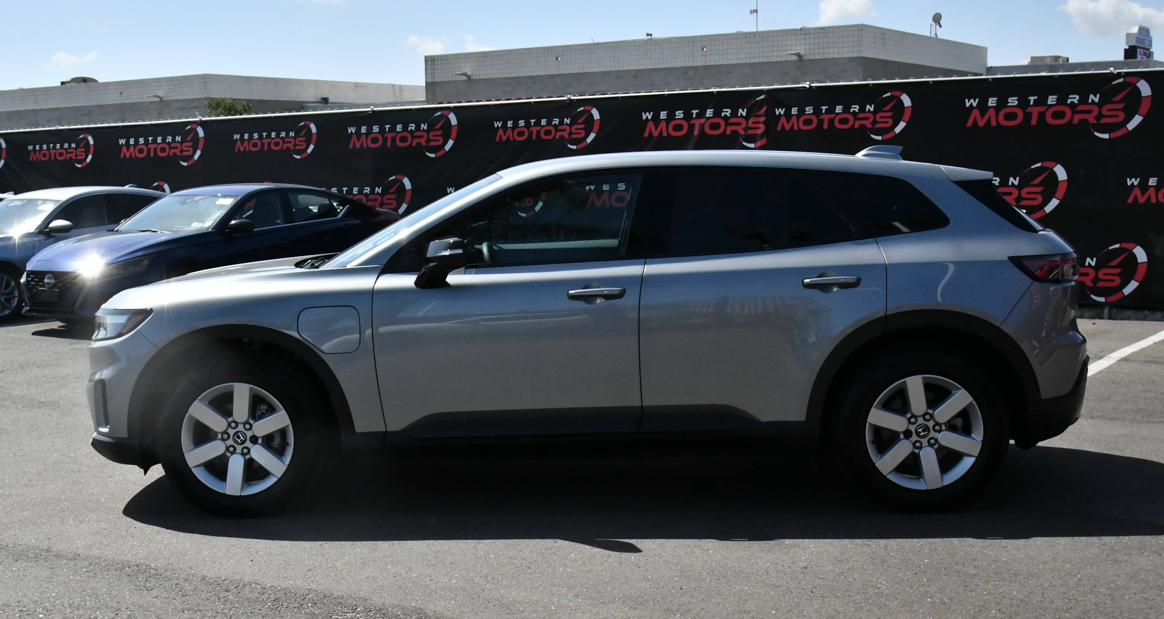 Used 2024 Honda Prologue EX image 4