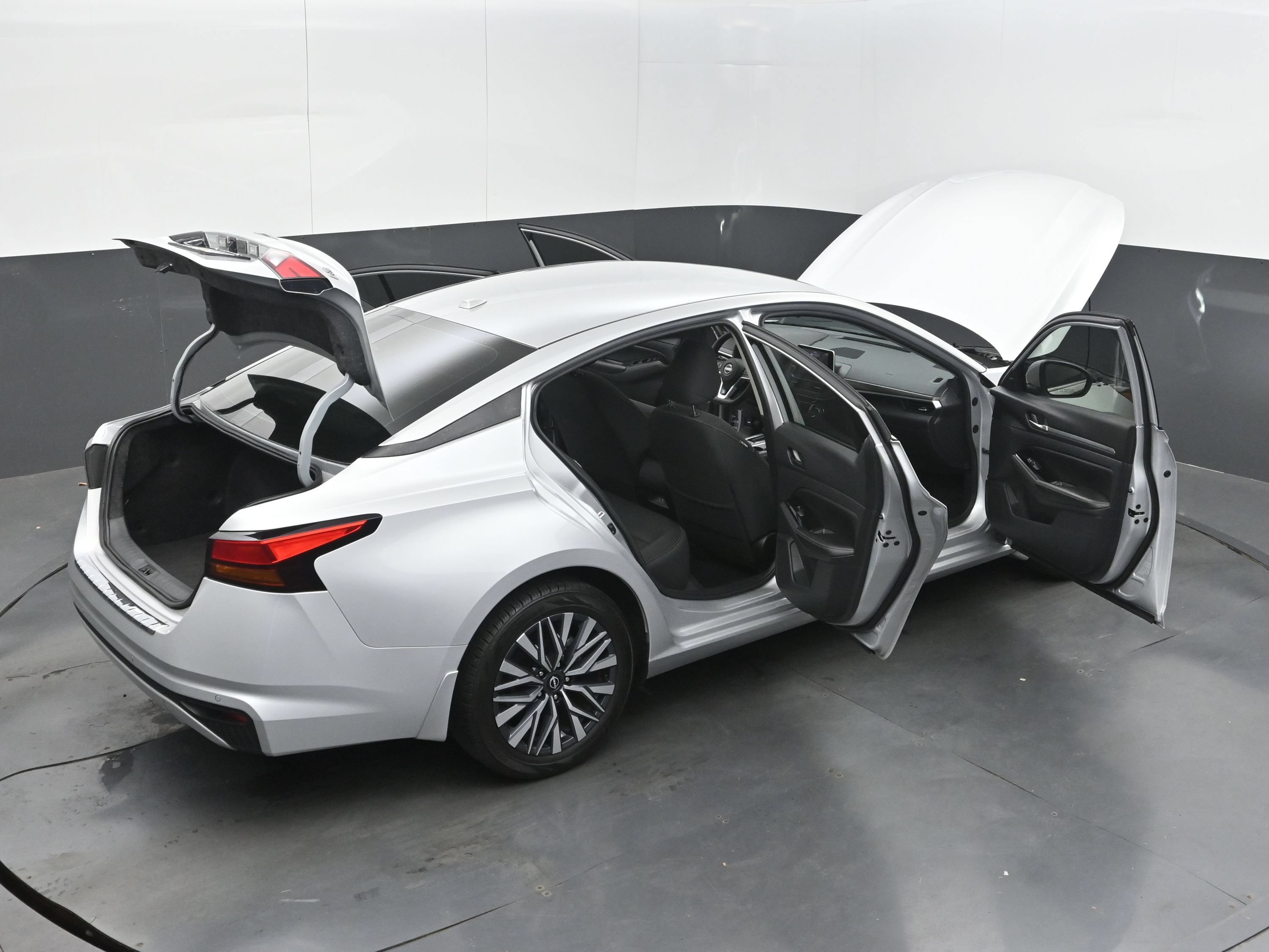 Used 2023 Nissan Altima 2.5 SV FWD image 45