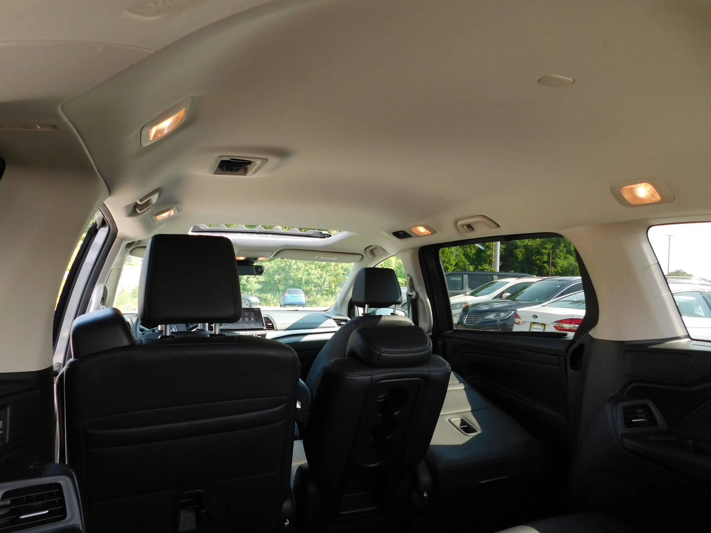 Used 2025 Honda Odyssey EX-L image 9